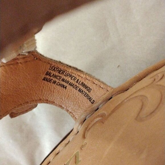 Born Riviera Platform Sandal - Picture 9 of 13